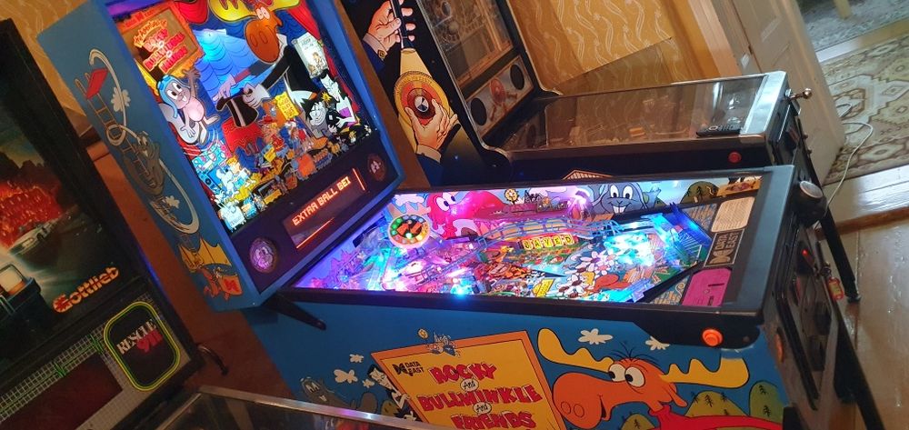 Flipper fliper pinball Rocky and Bullwinkle