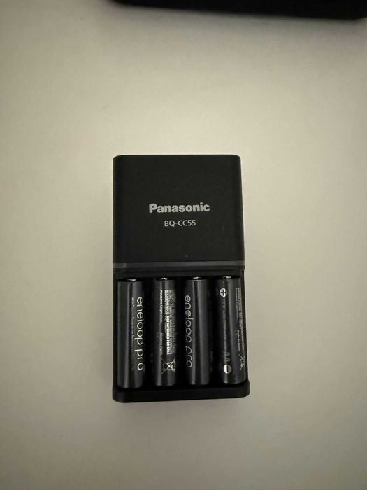 Panasonic Eneloop Pro Pilhas AA recarregáveis + carregador