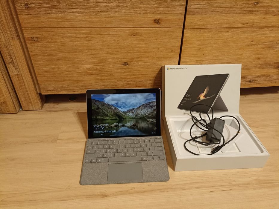 Microsoft Surface go + klawiatura