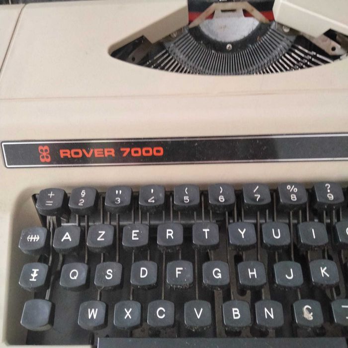 Máquina de Escrever Rover 7000