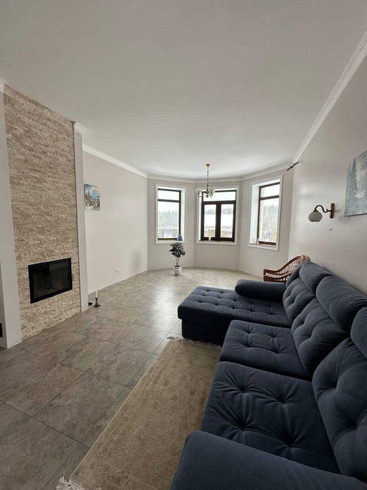 Продам сказочный домик на лужайке в селе Богдановка (Броварской р-н)