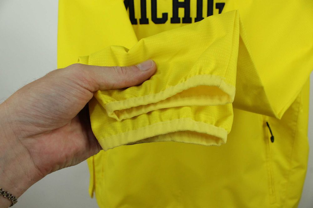 Спортивна куртка вітровка Adidas Michigan Wolverines Climaproof Windbreaker Розмір Л