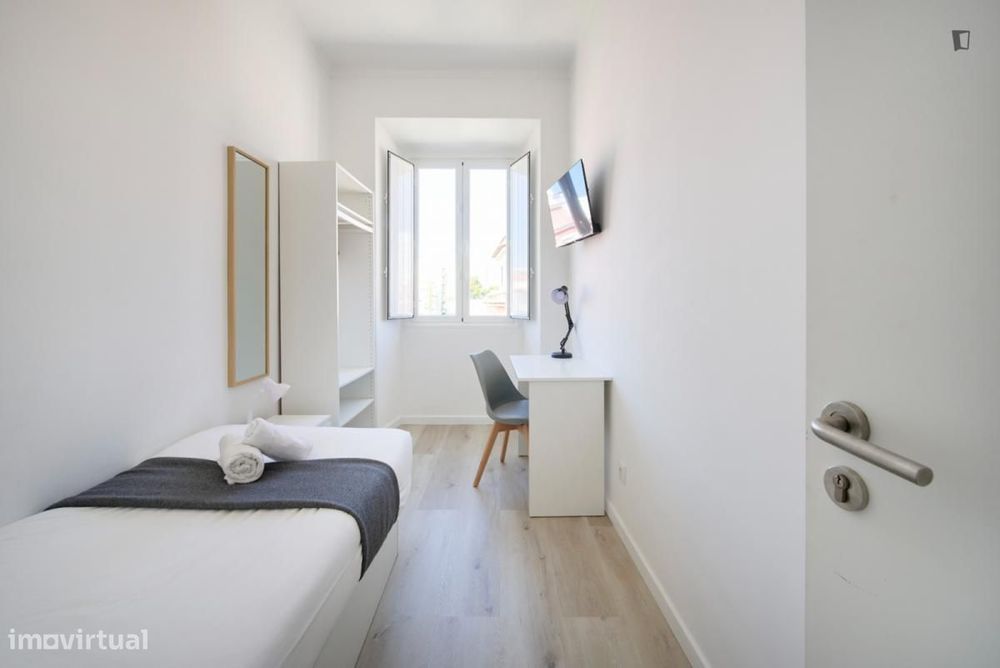 Quarto - localizado em Arroios Lisbon