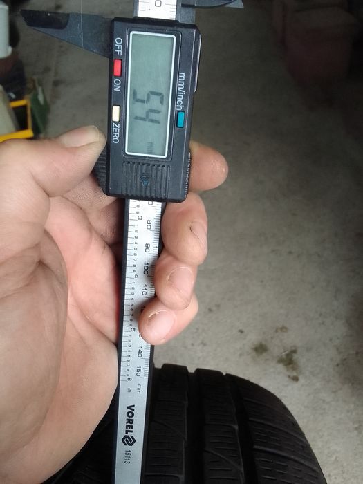 Cena za 4 Opony zimowe 225/45r18 PIRELLI