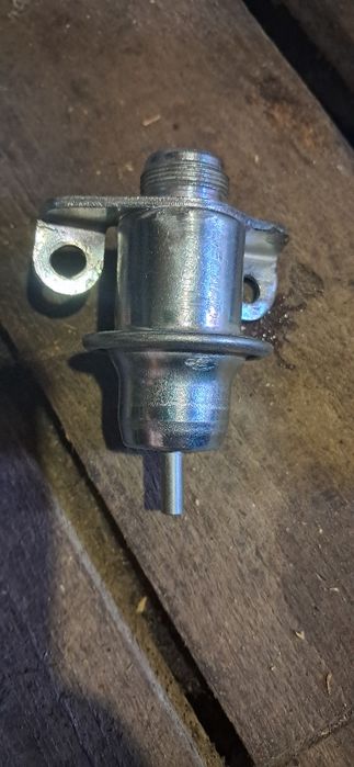 Регулятор тиску палива Ваз 2110, 2111, 2112, 2104, 2105, 2107, Заз Деу