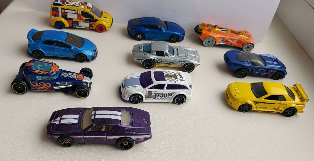 Машинки Hot wheels хот вілс
