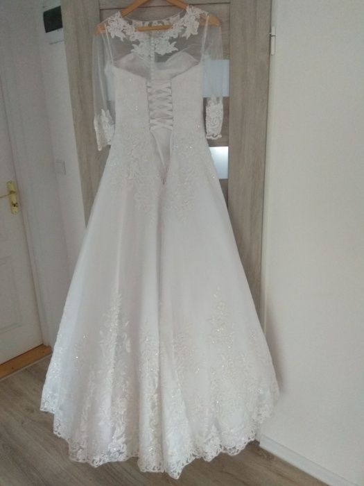 Suknia ślubna biała ALTEA z kołem i bolerkiem i welonem