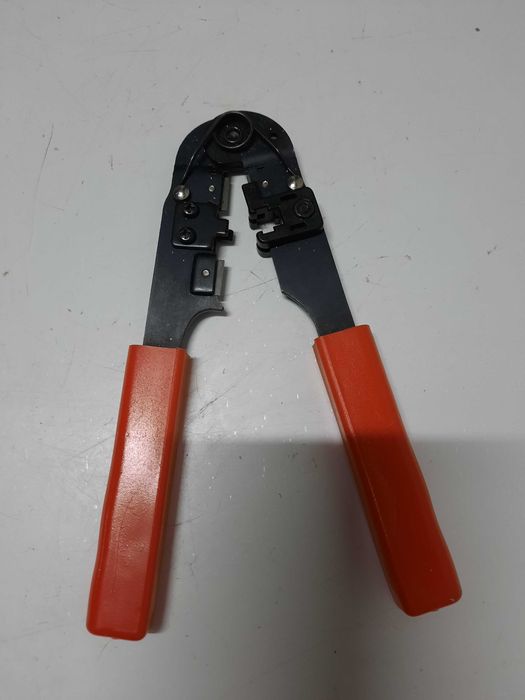 Alicates para  cravar fichas RJ45