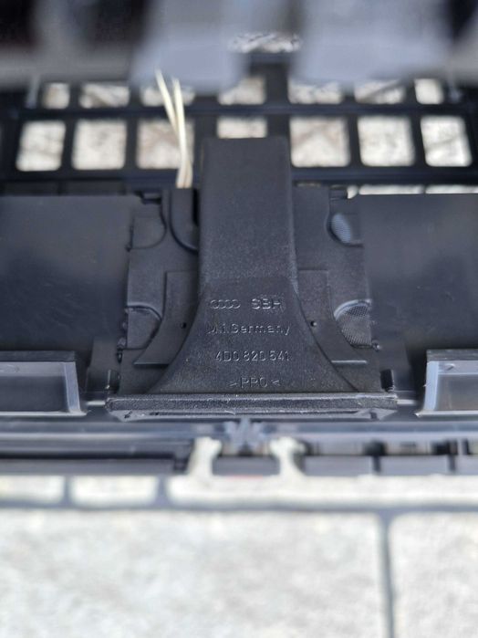 Estrutura Interior Consola Central Audi A4 B5 8D Pré-Facelift 1994 a 1999 Original