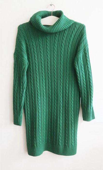 Женское вязаное платье