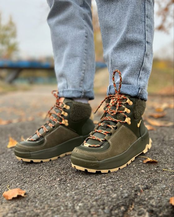 Жіночі зимові хайтопи Nike City Classic Boot PRM WP