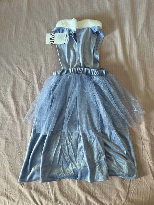 Vestido Rainha das Neves Zara azul com tule e gola de pelo, 5-7 anos,