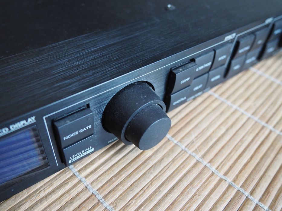 TC Electronic G Major + Roland FC- 200 - efeitos para guitarra