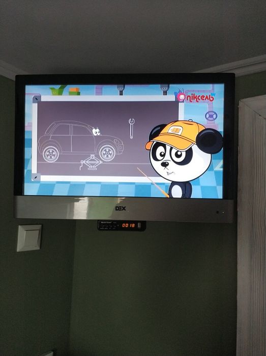 Телевизор с плоским экраном