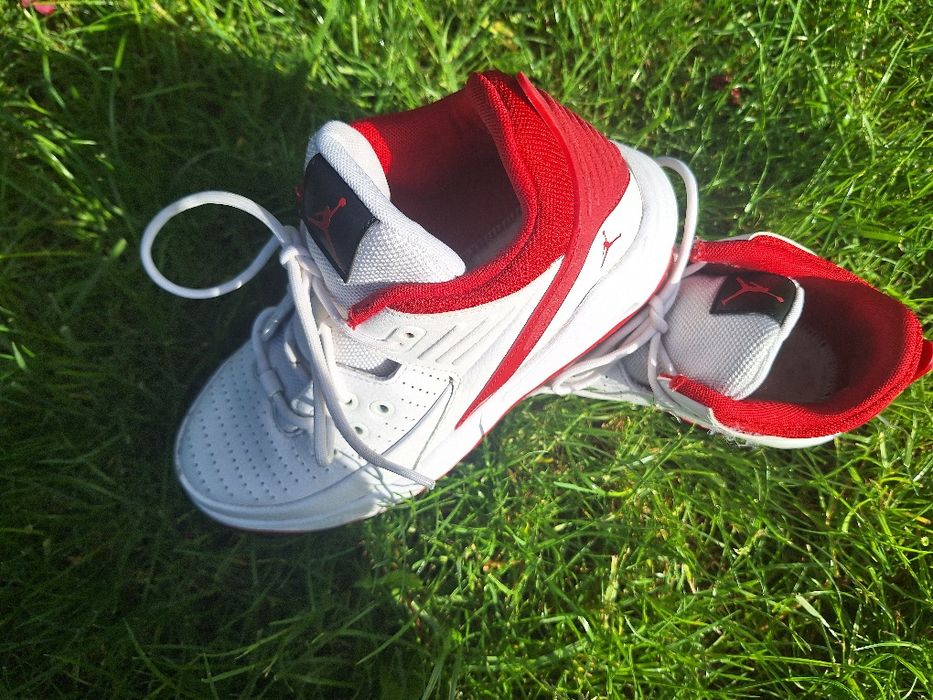 Buty jordan max aura 5 GS 38