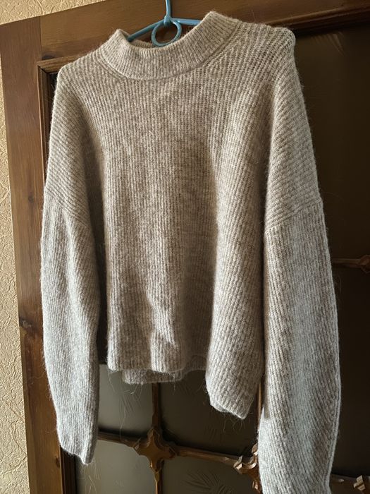 Светр молочно-бежевий