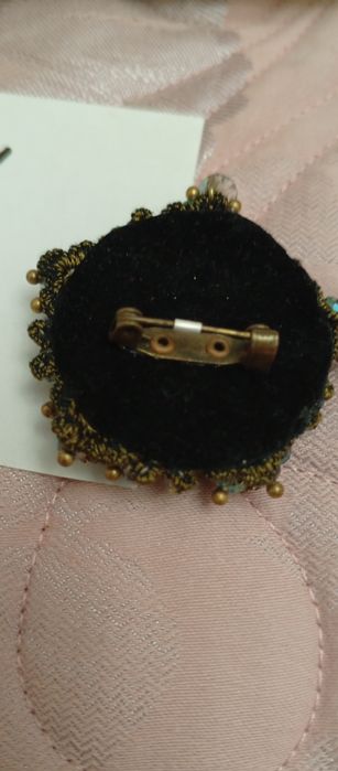 Украшения,колье и брошь.