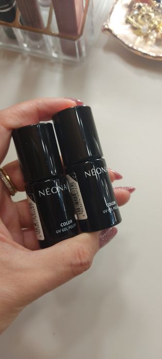 Nowe lakiery hybrydowe neonail