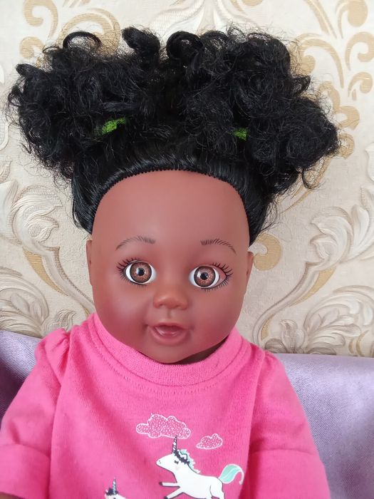 Лялька мулатка для дівчинки.