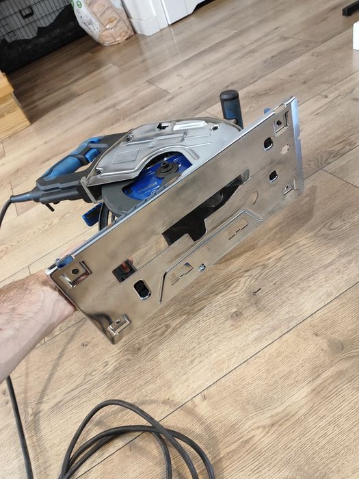 Ręczna piła tarczowa Evolution S210CCS z tarczą tnącą 210 mm do stali, rok 12/2024