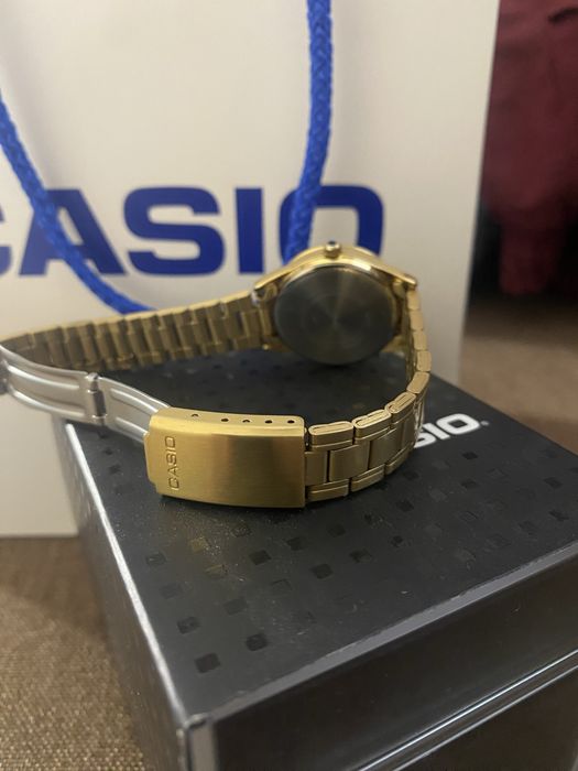 Продам годинник Casio