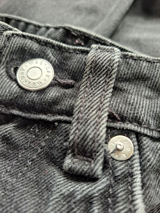 Spodnie jeans WEEKDAY rozmiar 28/28