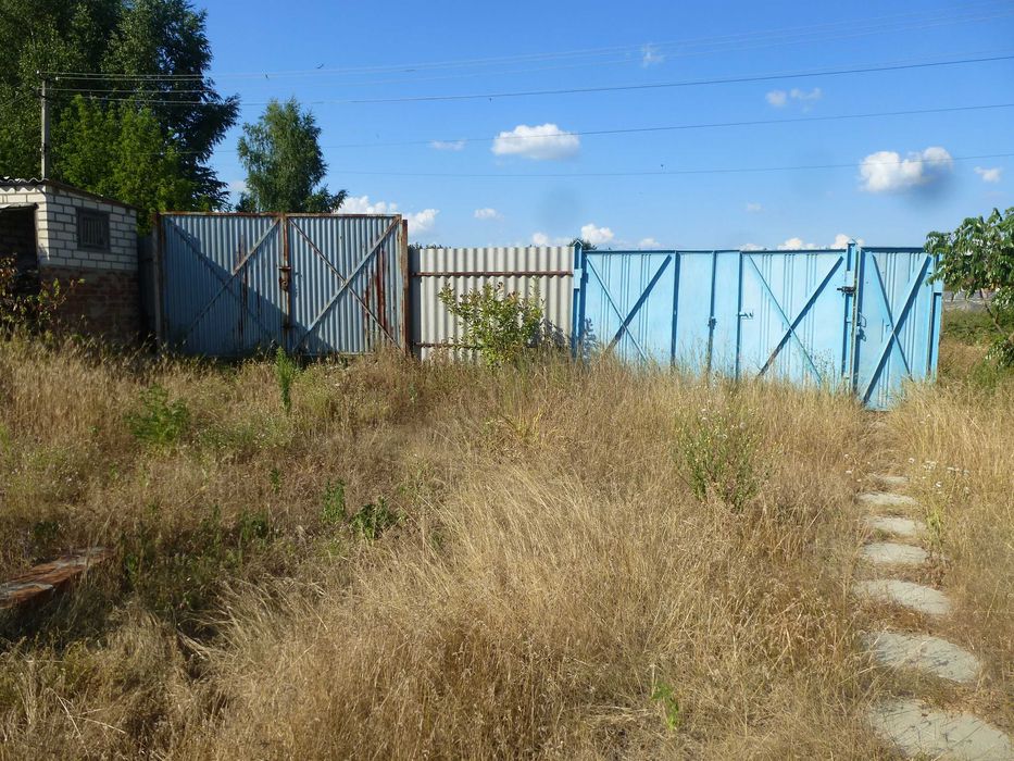 Продам небольшой уютный дом с озером в с. Чемужовка