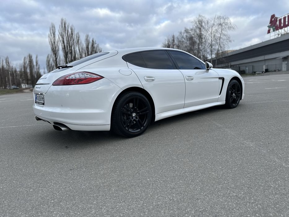 Porsche Panamera 4S 3.6, можливий обмін, в тому числі нерухомість з доплатою