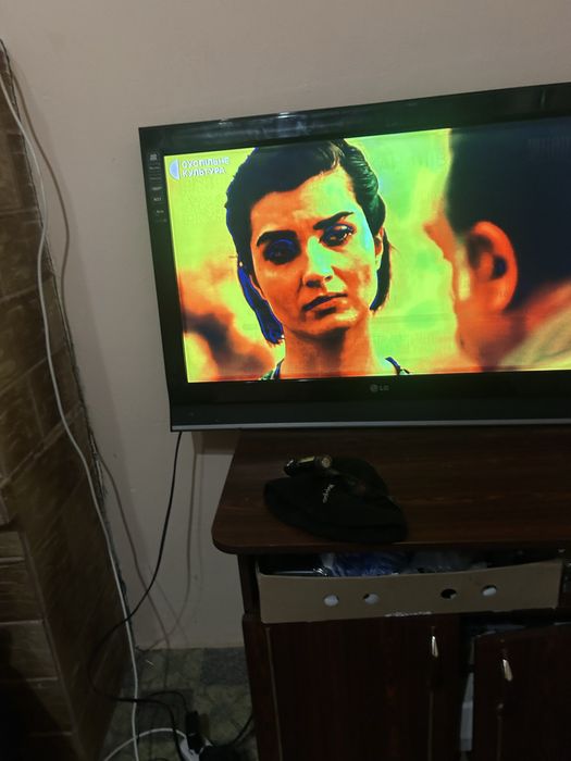 Продам телевізор LG 37LC42-ZC