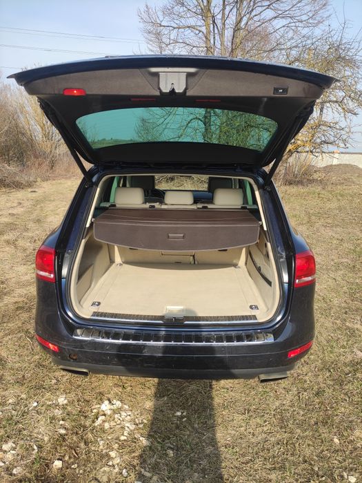 Розборка шрот кришка багажника Volkswagen Touareg VW Тоуарек Туарег нф