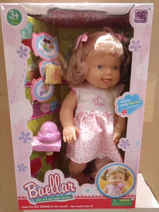 Śliczna bajkowa lalka