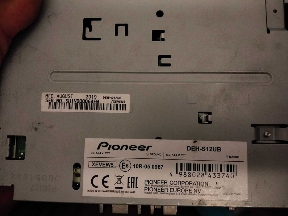 Rádio Pioneer em bom estado