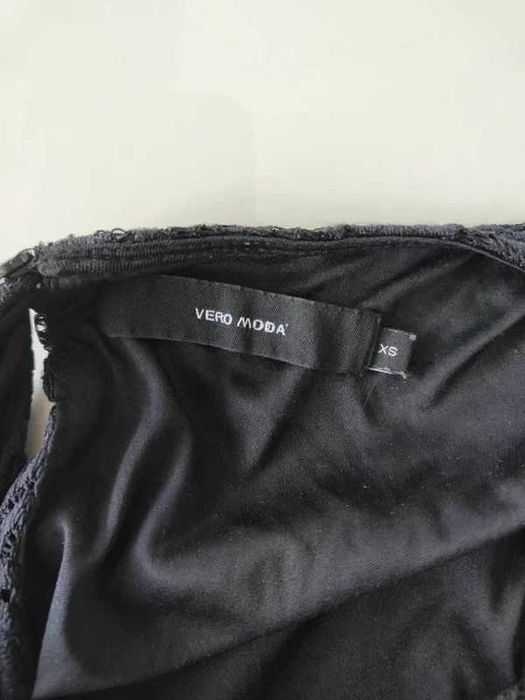 Blusa de Renda Preta Vero Moda – Manga 3/4 (Tam. XS)