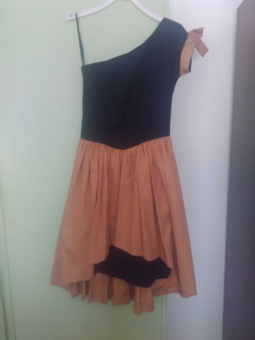 Vestido muito original, dupla camada
