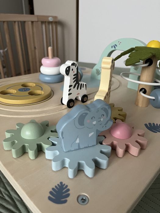 Stolik edukacyjny drewniany sensoryczny Montessori