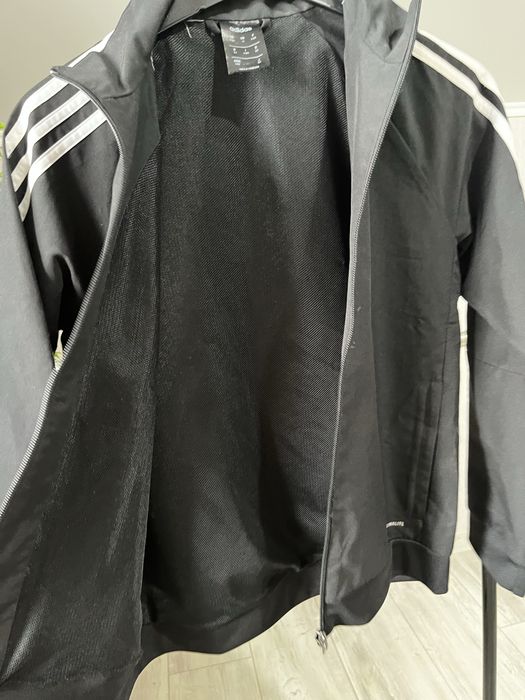 Вітровка олімпійка оригінальна Adidas на хлопчика11-12 років