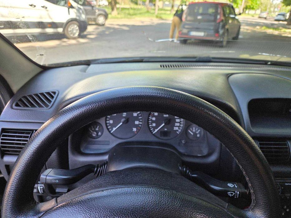 Продам Opel Astra 2006р. Один власник з автосалону, рідний пробіг!