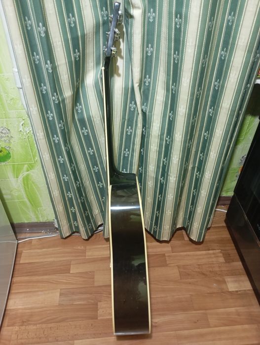 Гитара акустическая