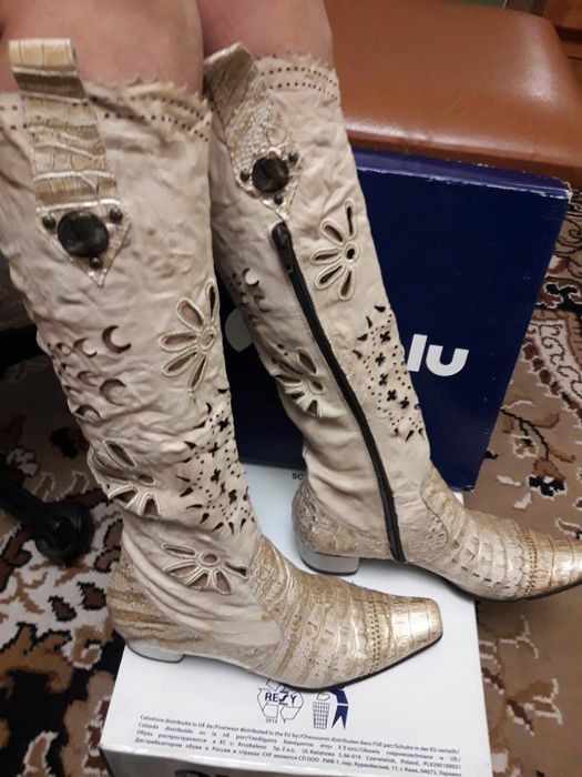 Продам сапожки жіночі