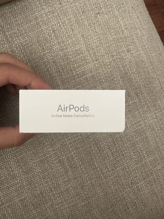 Airpods 4 ANC (active noise cancellation)
