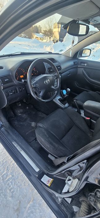 Toyota Avensis 2006 рік 2.0 дизель для військових