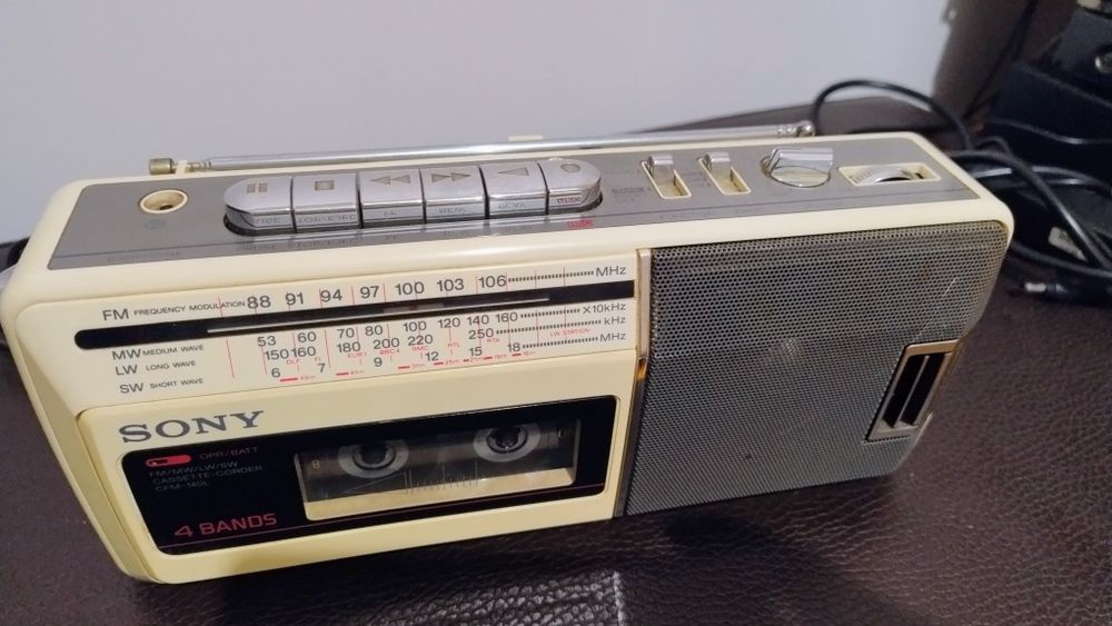 Rádio cassetes Sony CFM-140L