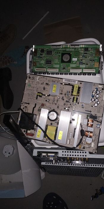 Sprzedam podstawę i inne części Samsung