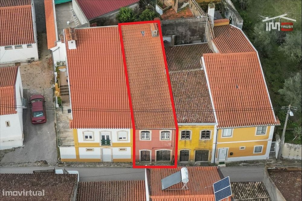 Moradia T2 com Projeto Aprovado em TOMAR já com telhado novo e isol...