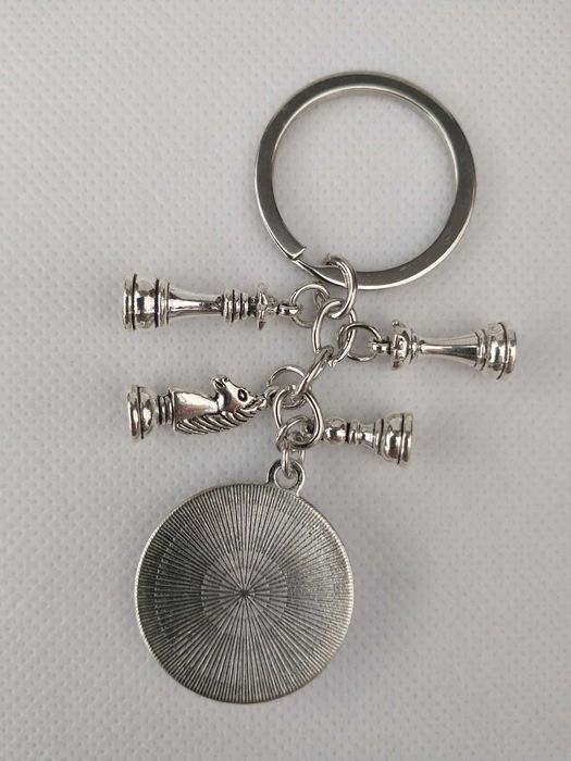 Brelok szachy hetman breloczek do kluczy nowy polecam :)