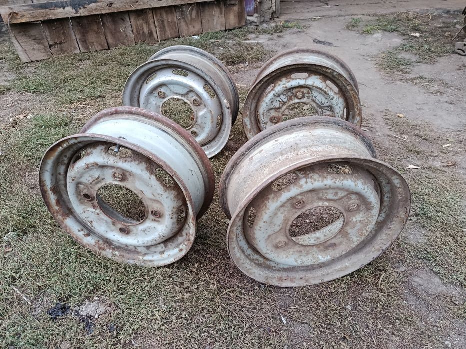 Продам колесні диски Wartburg 1.3