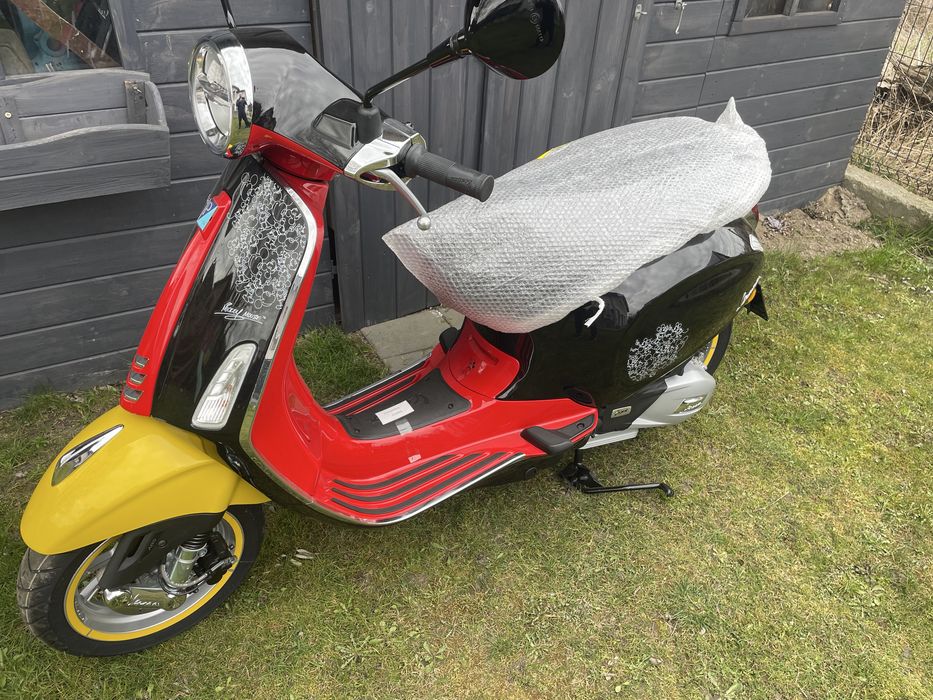 Vespa mickey mouse