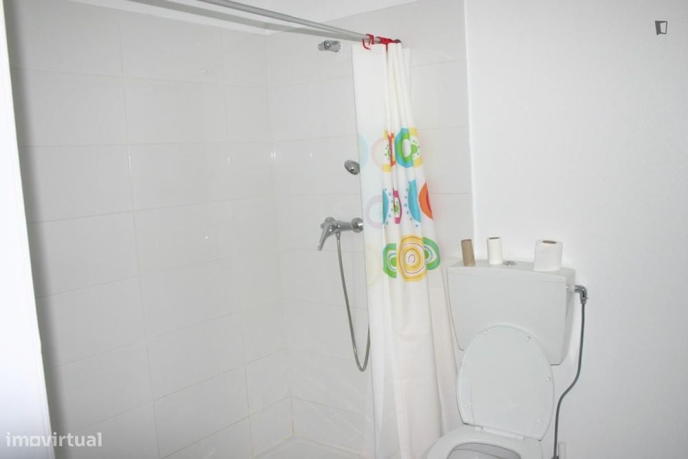 Quarto - localizado em Bonfim Porto