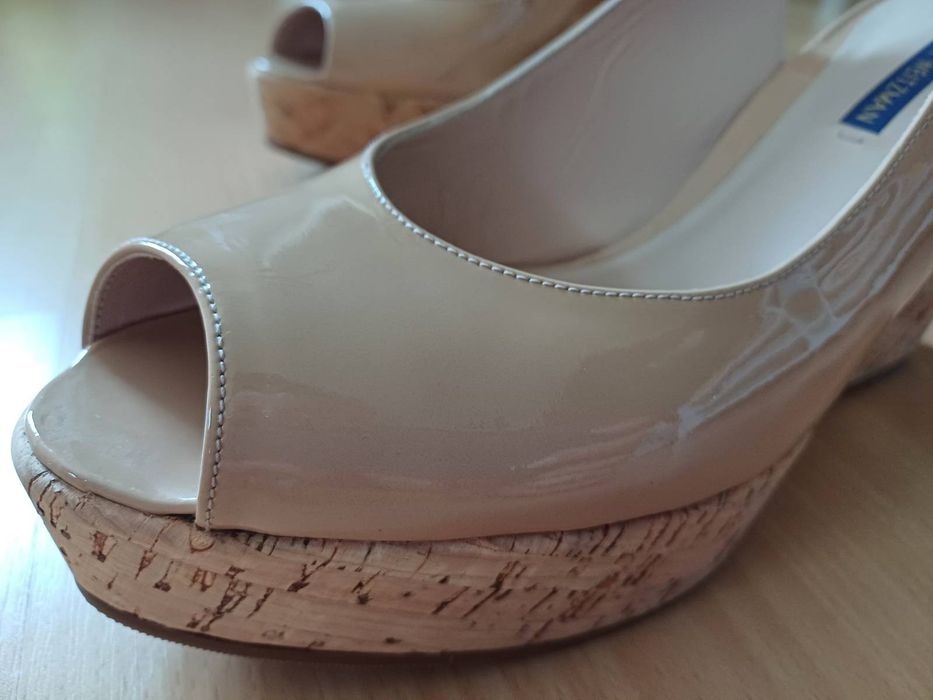 Buty na koturnie Stuart Weitzman
