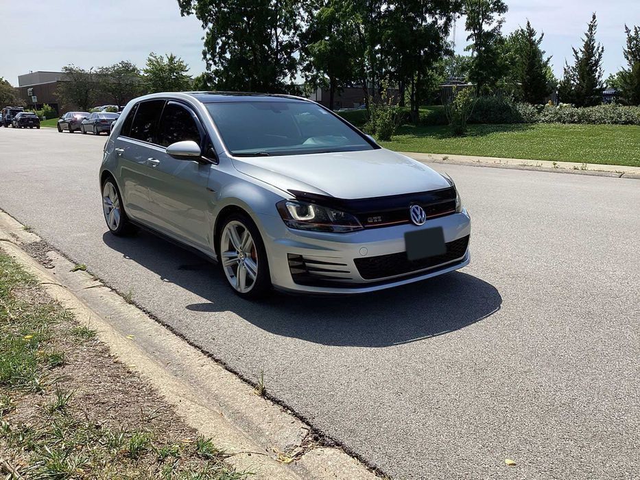 Volkswagen Golf GTI SE 4-Door      2017